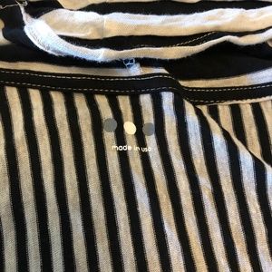Three Dots Tops - Three Dots Black and White Wrap Size M Three Dots Tops - Three Dots Black and White Wrap Size M
